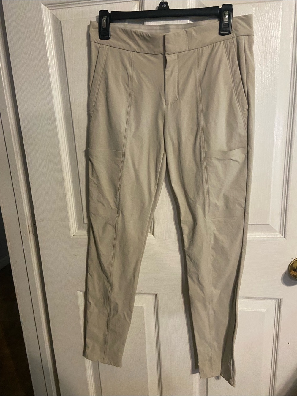 EUC Athleta Wander Stash Skinny Pants In Beige For Women Sz 2.  Great For Work